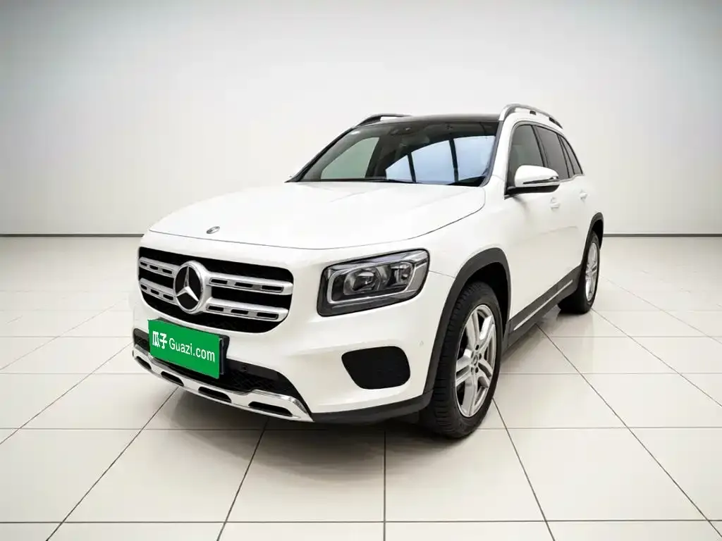 Mercedes-Benz GLB — фото 1