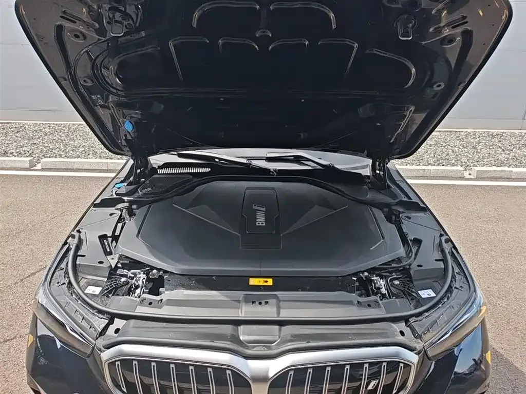 BMW i5 — фото 6