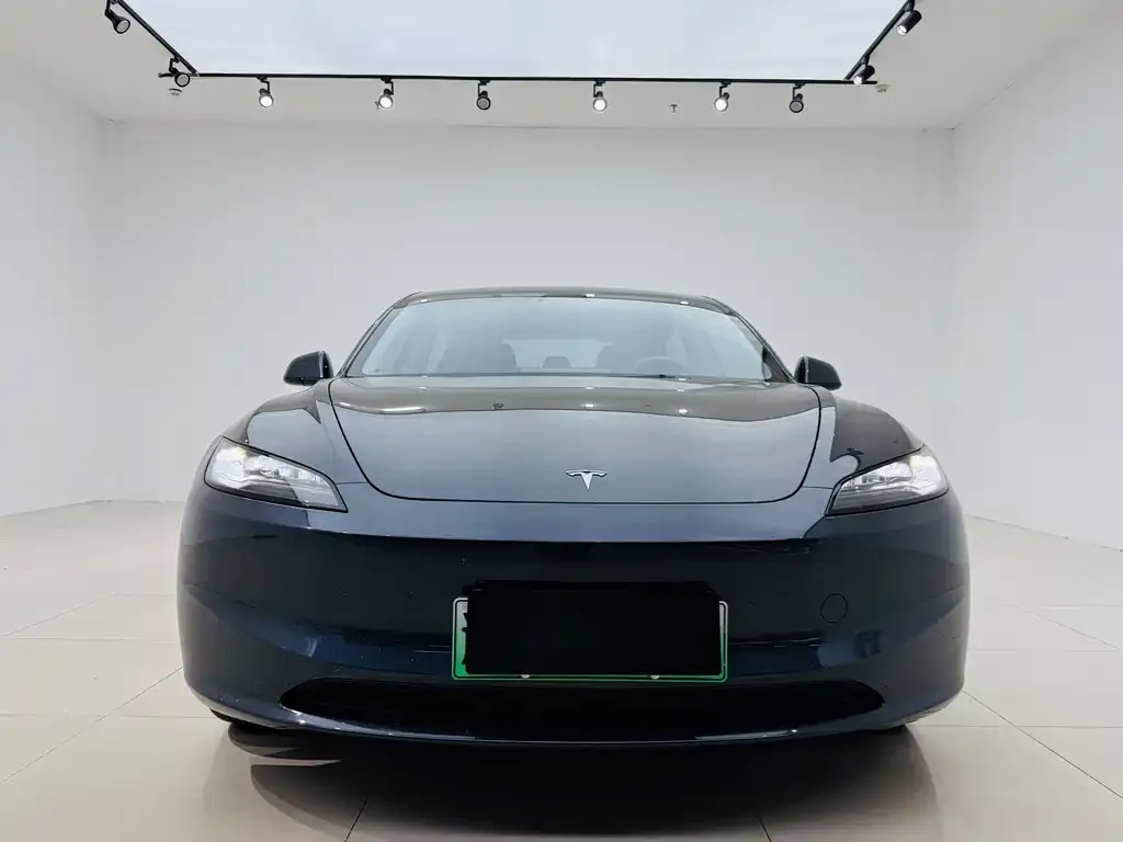 Tesla Model 3 — фото 7