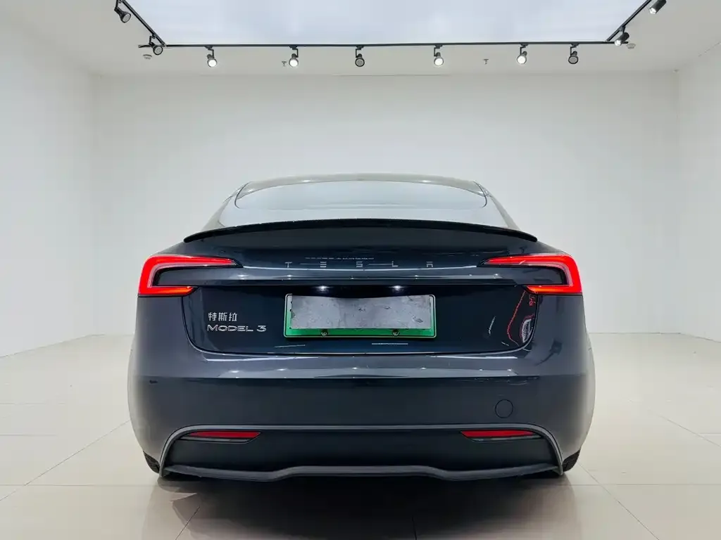 Tesla Model 3 — фото 2