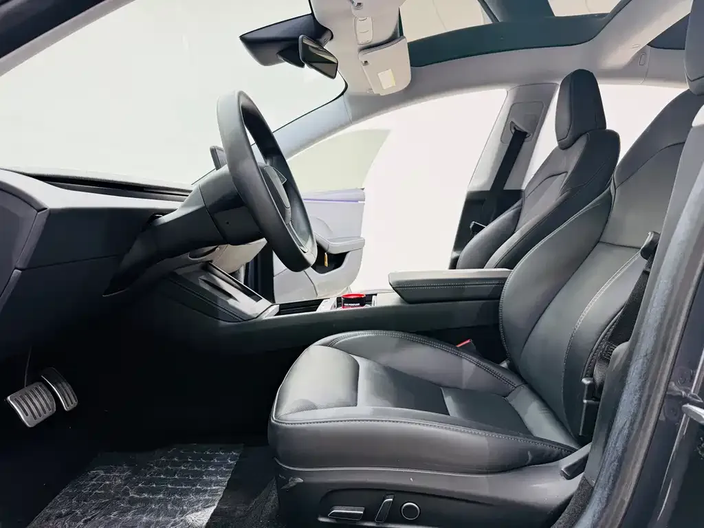 Tesla Model 3 — фото 10
