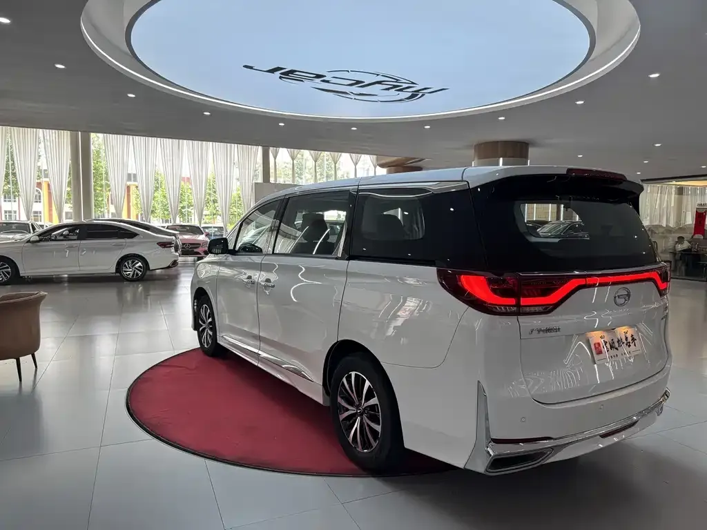 GAC Motor Trumpchi M8 — фото 7