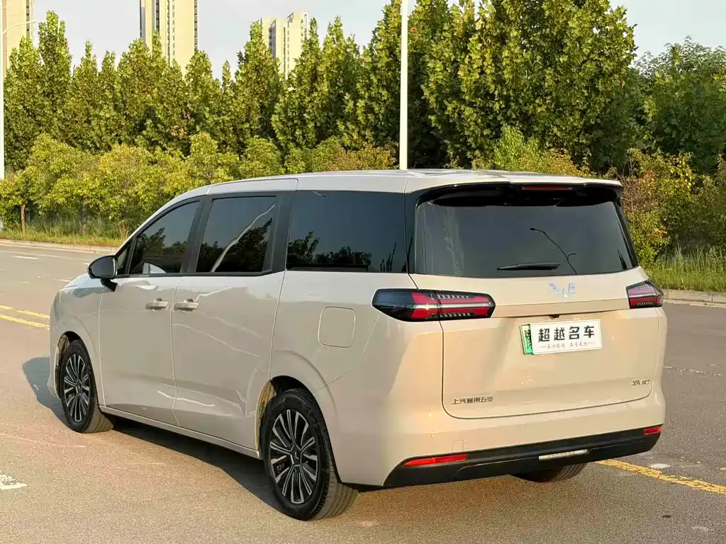 Wuling Xingguang 730 New Energy — фото 8