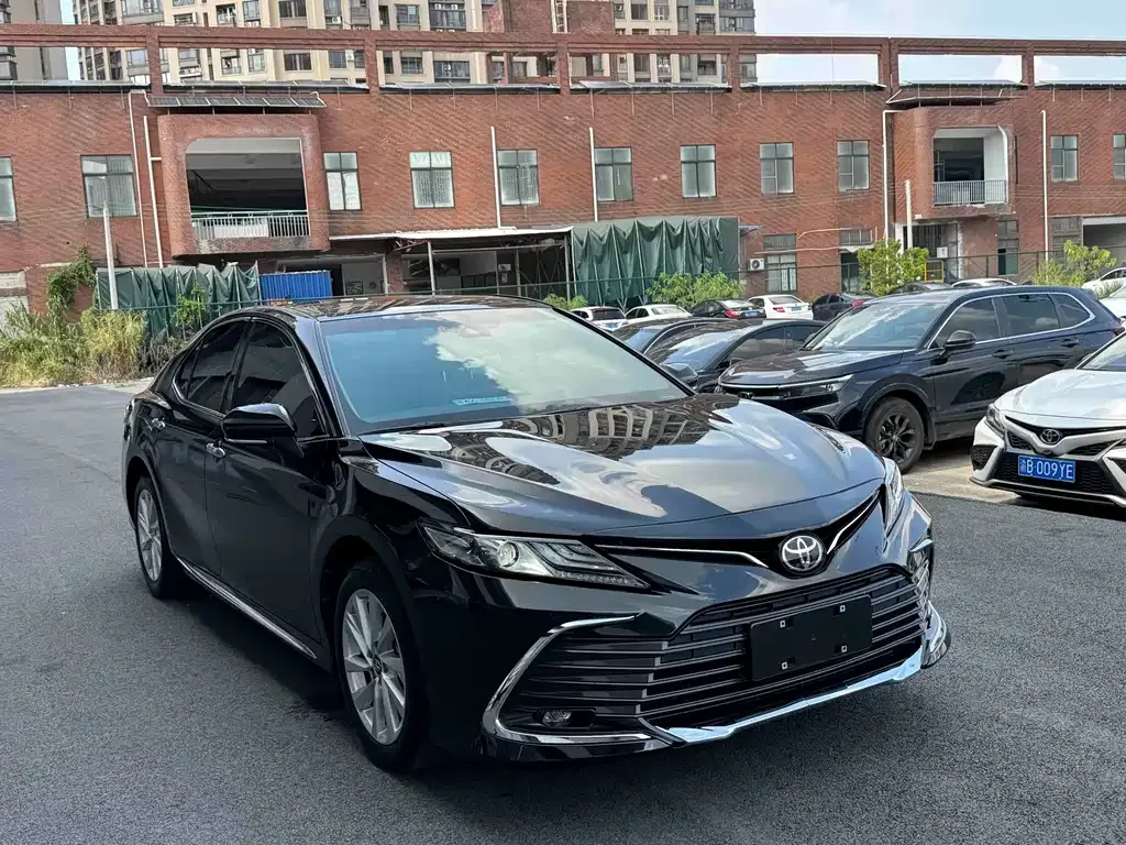 Toyota Camry — фото 6