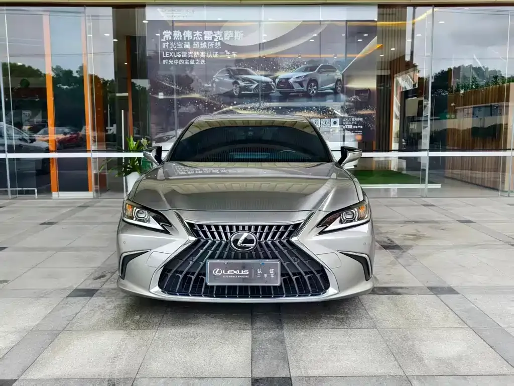 Lexus ES — фото 9