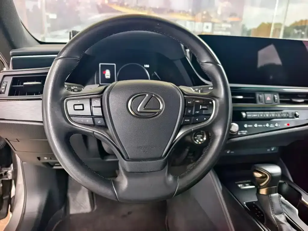 Lexus ES — фото 8
