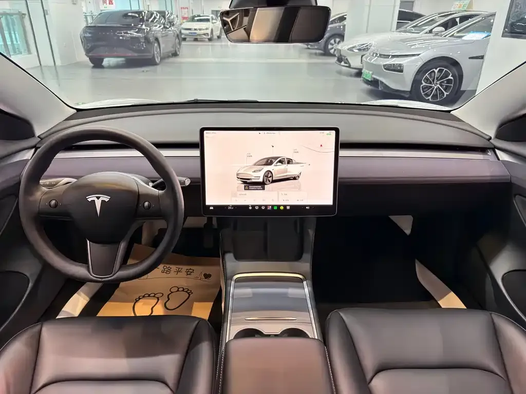 Tesla Model 3 — фото 5