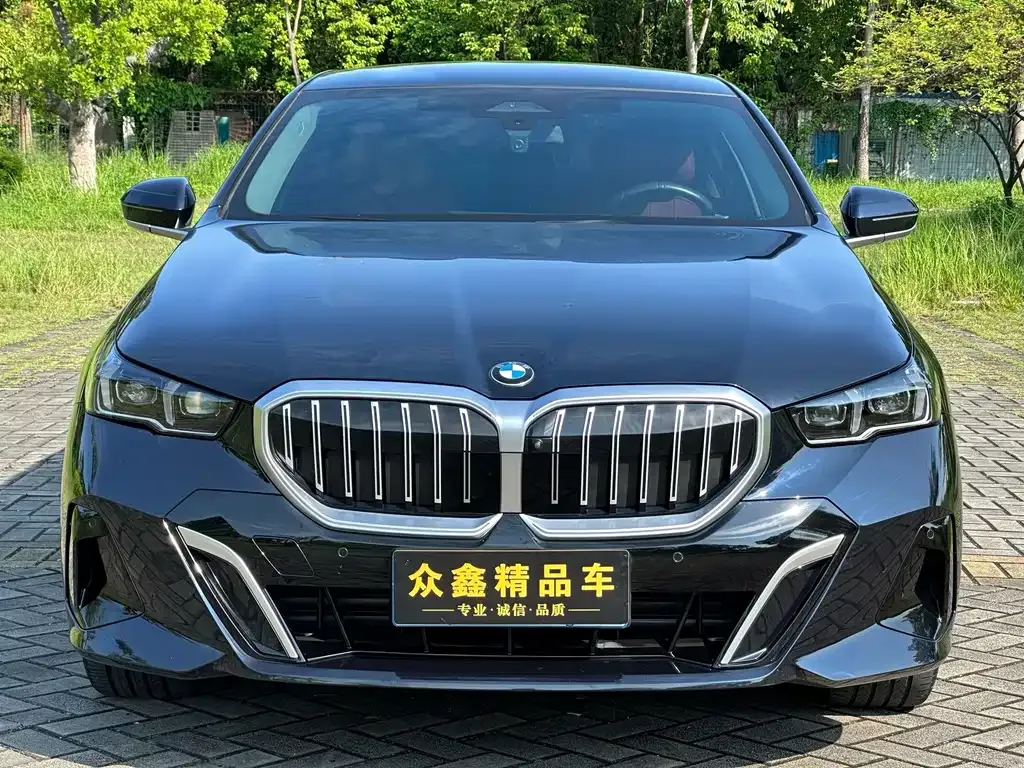 BMW 5 Series — фото 6