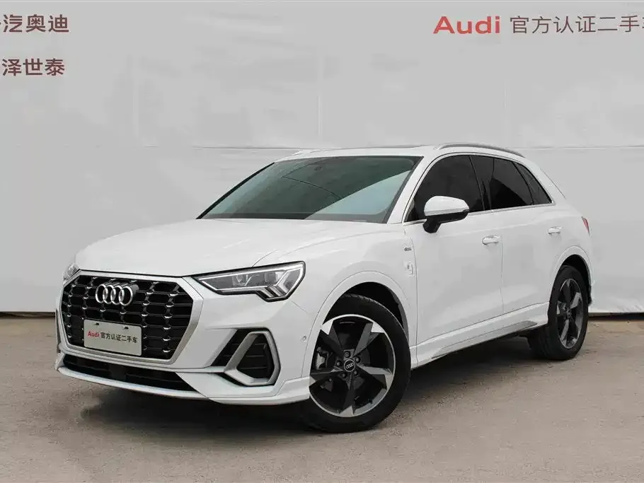 Audi Q3 — фото 1