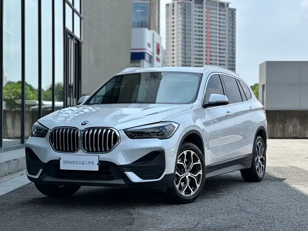 BMW X1 — фото 1