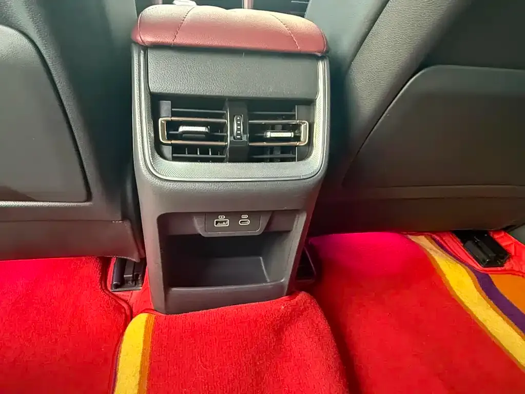 Hongqi H5 — фото 2
