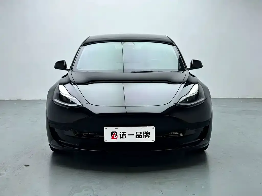 Tesla Model 3 — фото 3