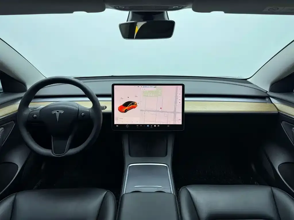 Tesla Model 3 — фото 4
