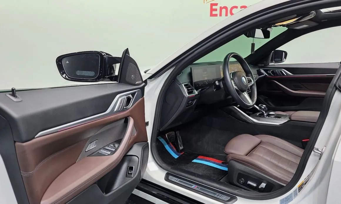 BMW i4 — фото 9