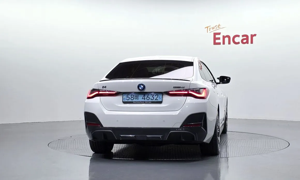 BMW i4 — фото 3