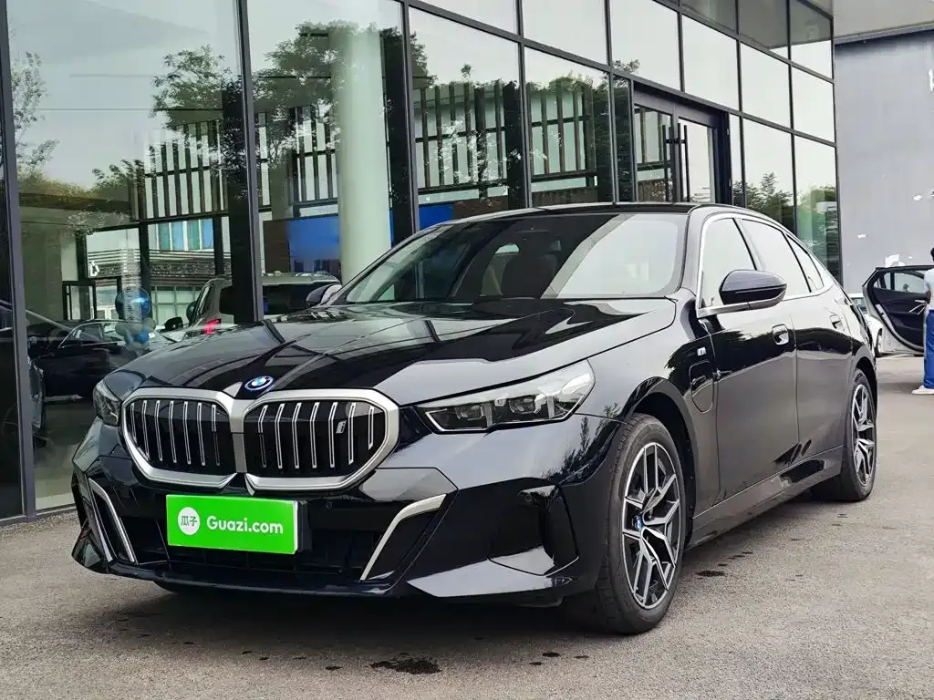 BMW i5 — фото 1