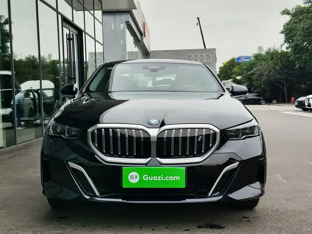 BMW i5 — фото 3
