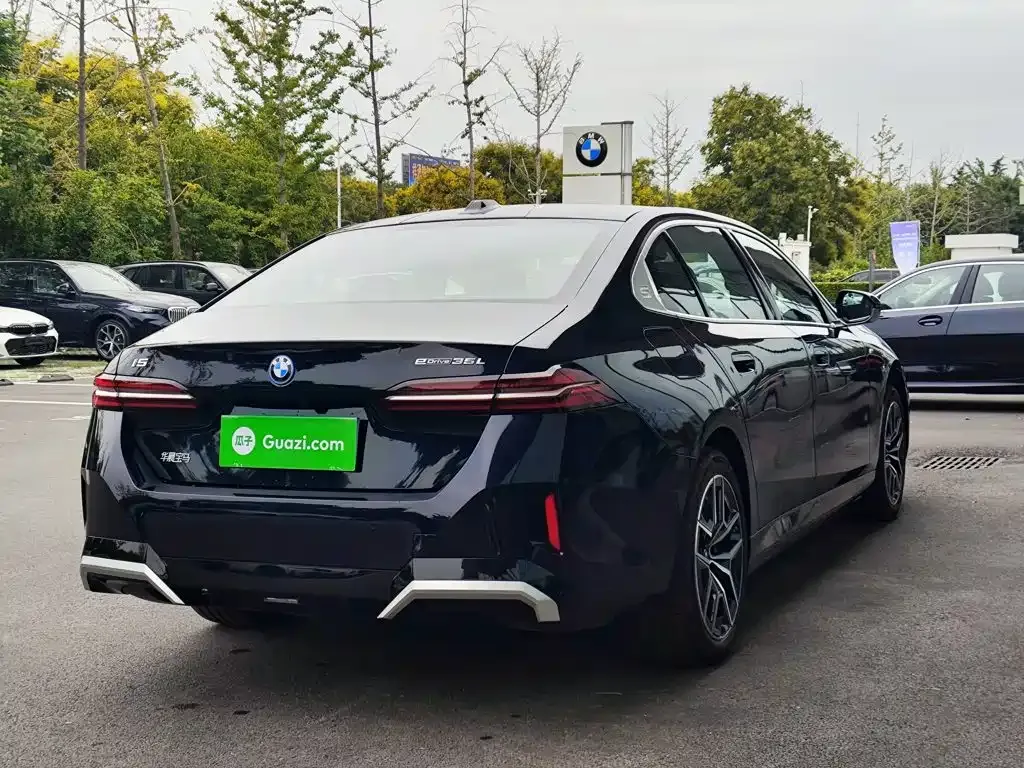 BMW i5 — фото 10