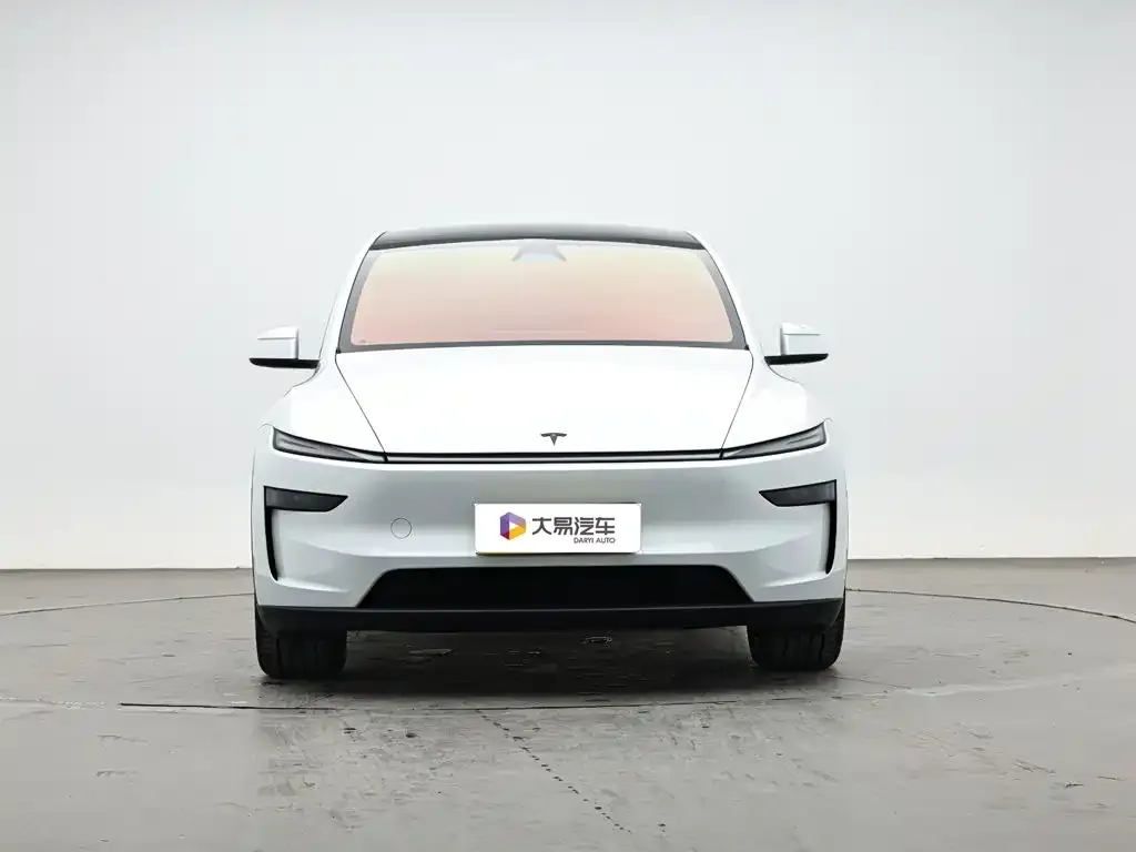 Tesla Model Y L — фото 3