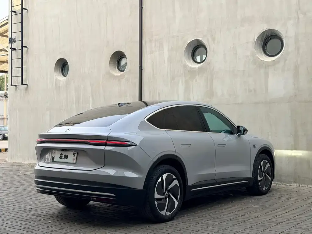 NIO EC6 — фото 9