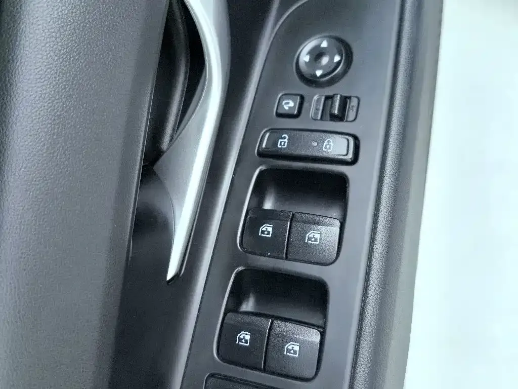Hyundai Elantra — фото 10