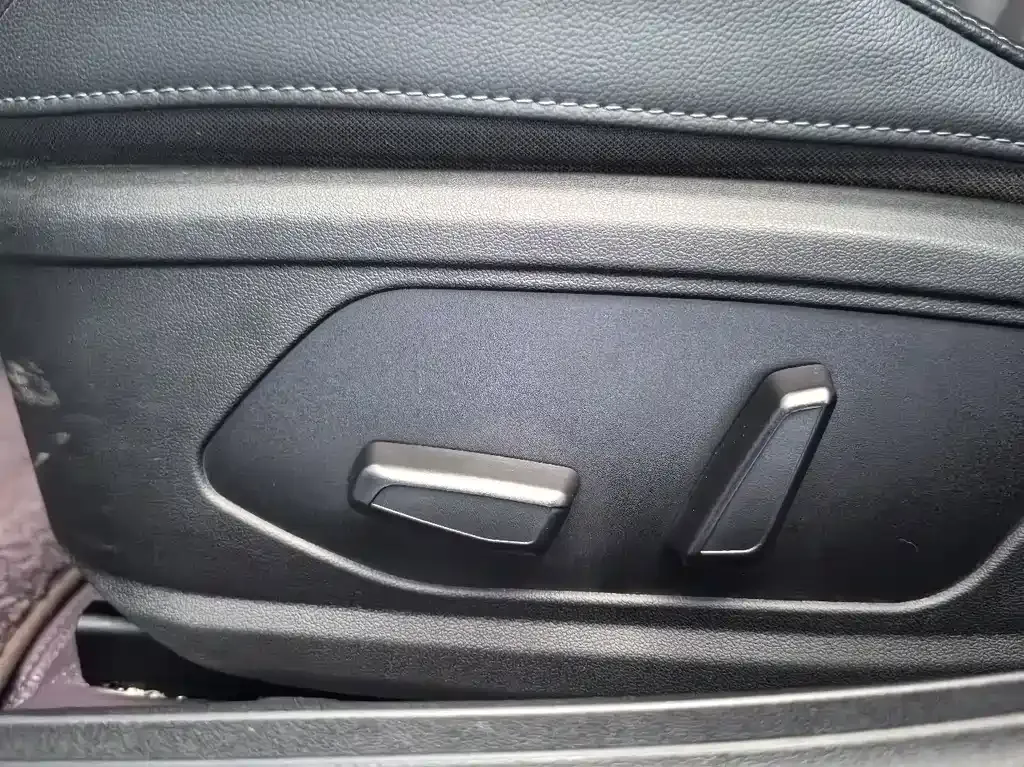 Hyundai Elantra — фото 8
