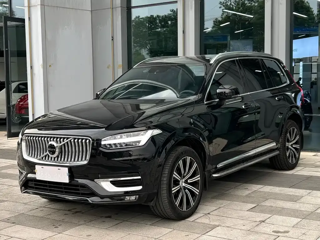 Volvo XC90 — фото 1
