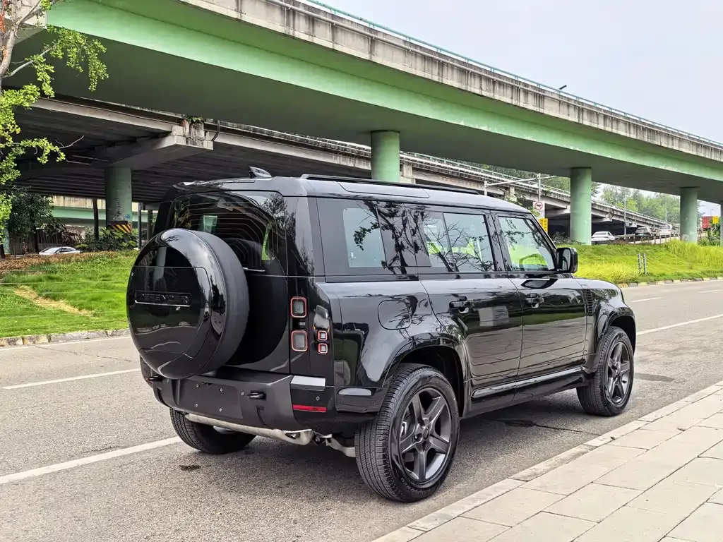 Land Rover Defender — фото 9