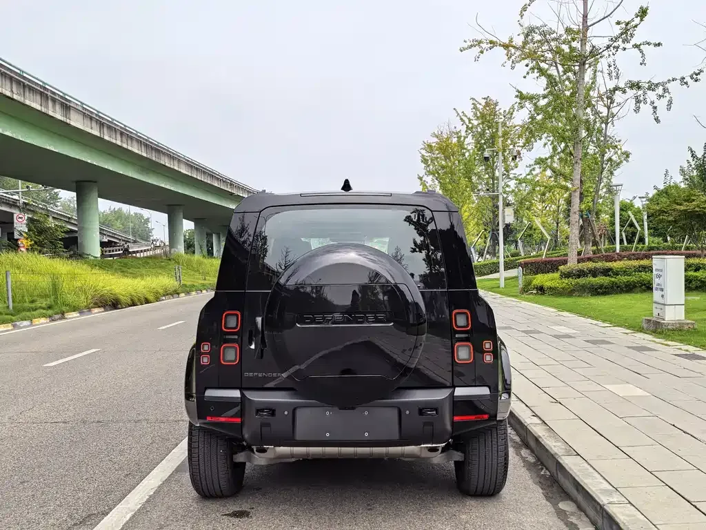 Land Rover Defender — фото 4