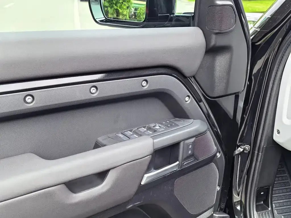 Land Rover Defender — фото 7