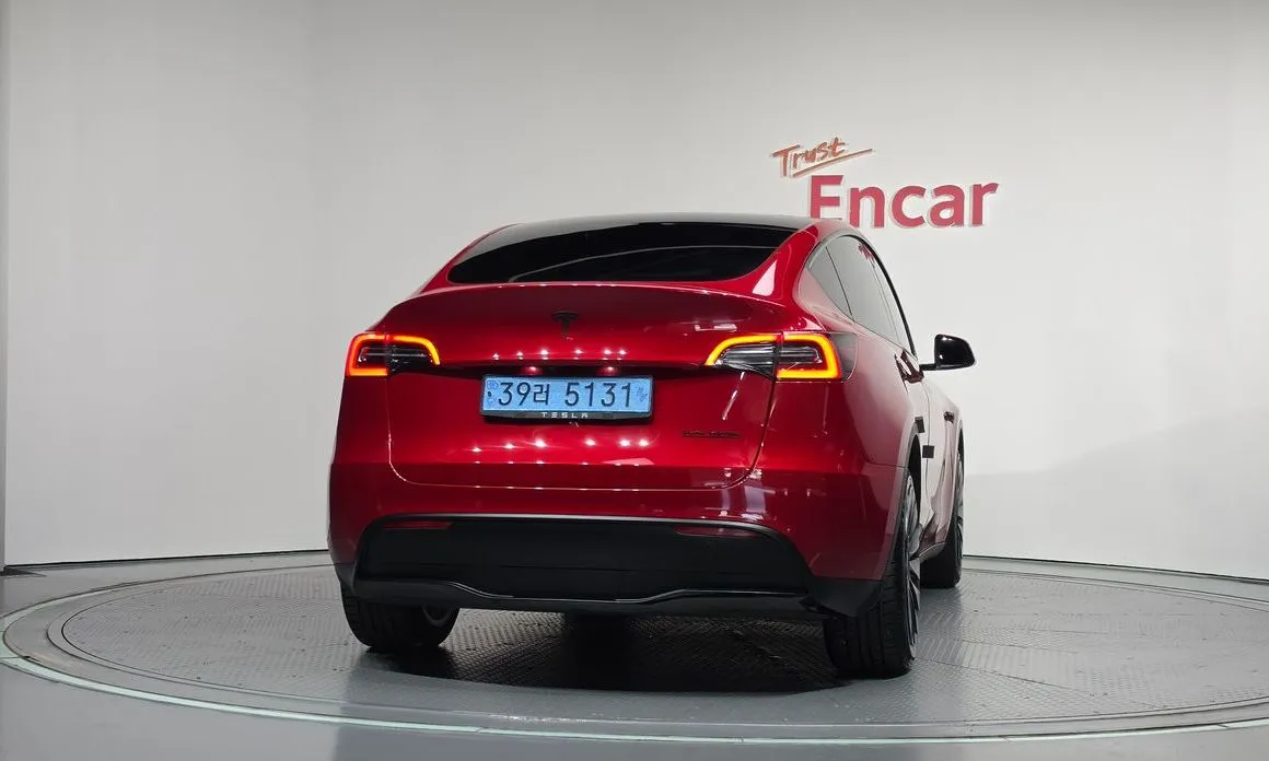 Tesla Model Y — фото 6