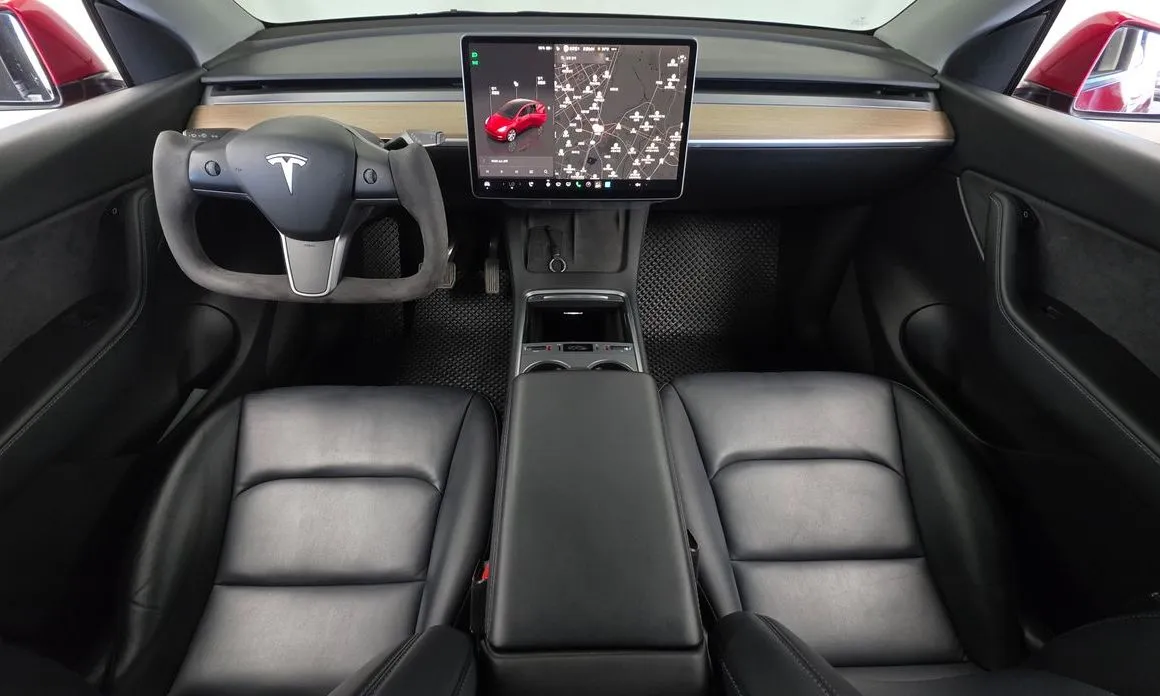 Tesla Model Y — фото 7
