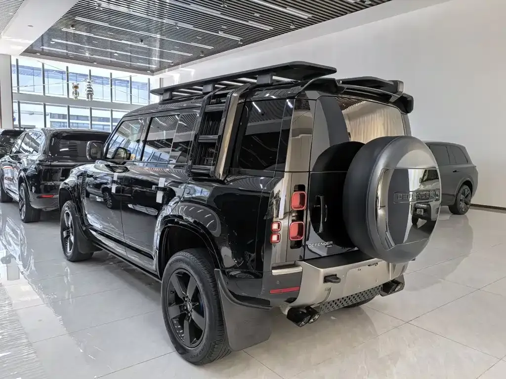 Land Rover Defender — фото 10