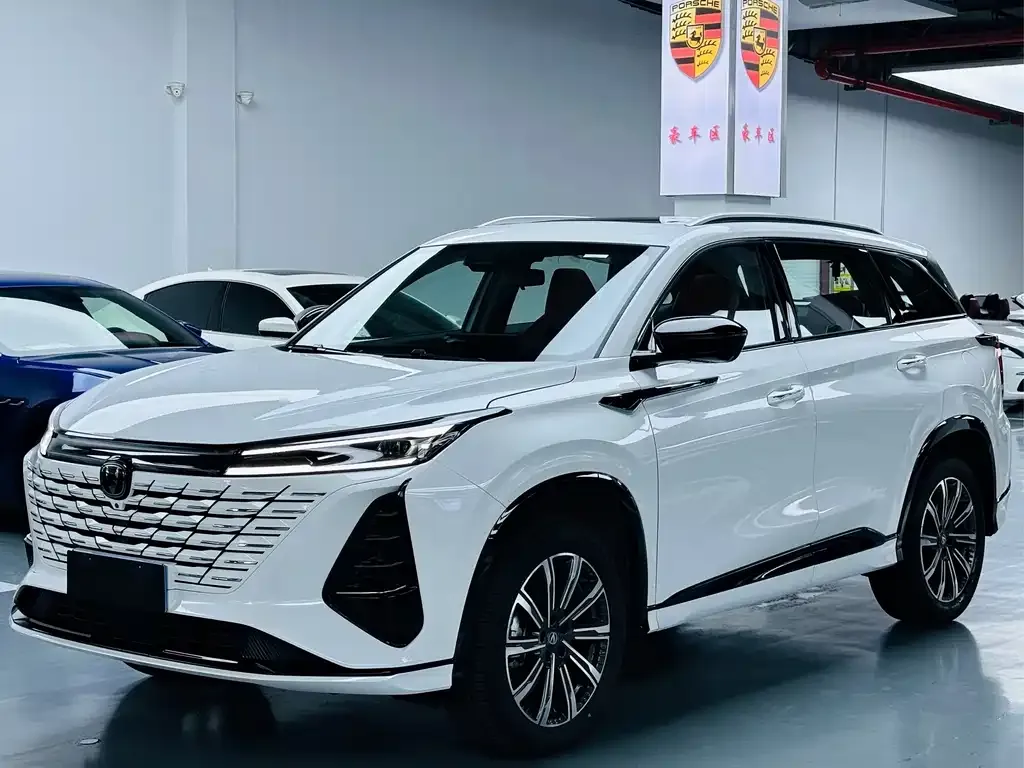 Changan CS75 PLUS — фото 1