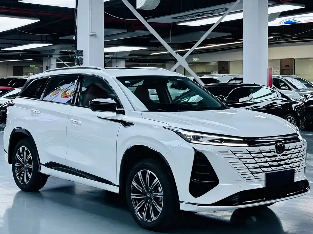 Changan CS75 PLUS — фото 9