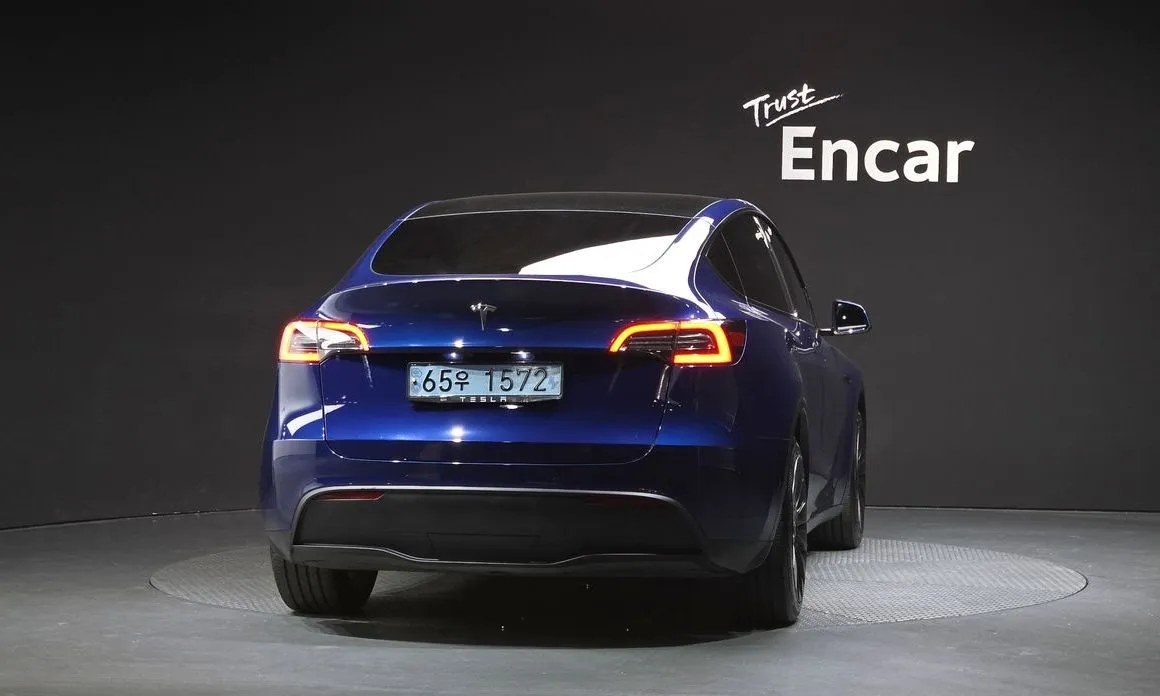 Tesla Model Y — фото 6