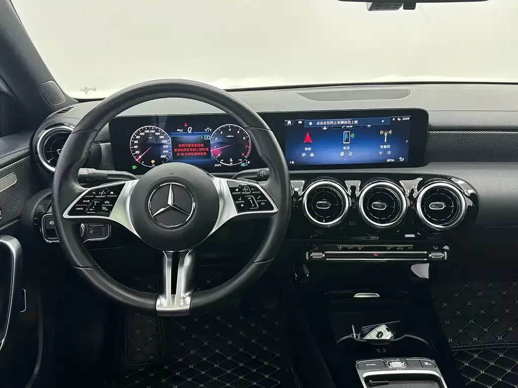 Mercedes-Benz A-Class — фото 10