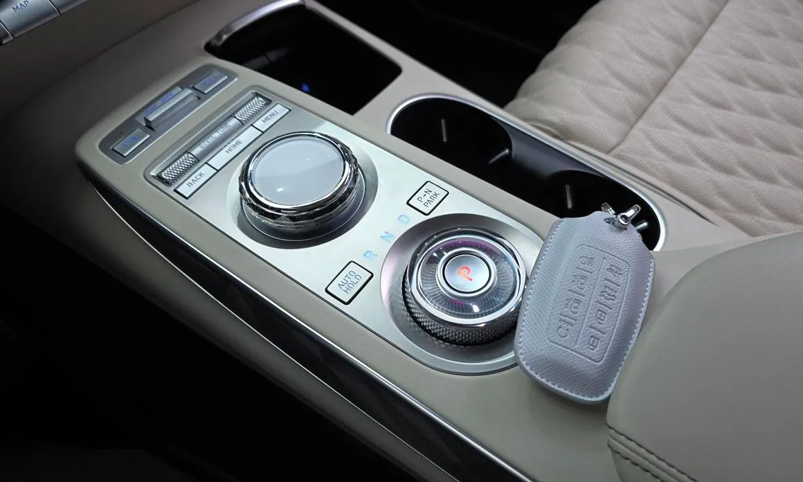 Genesis GV70 — фото 3