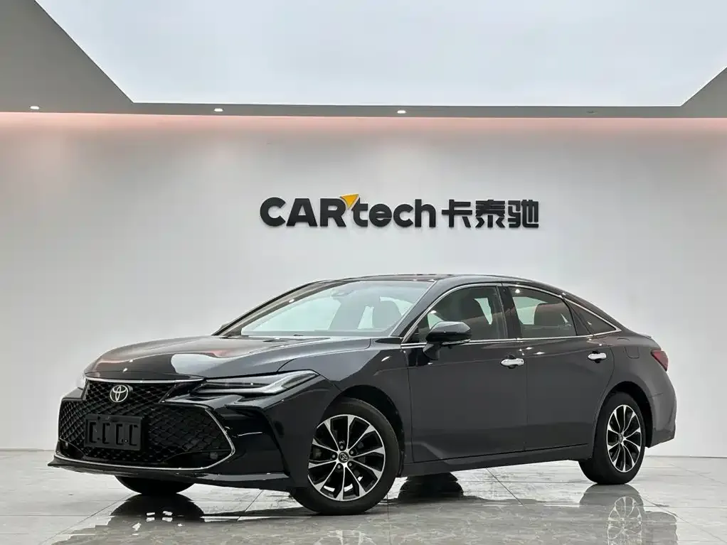 Toyota Avalon — фото 1