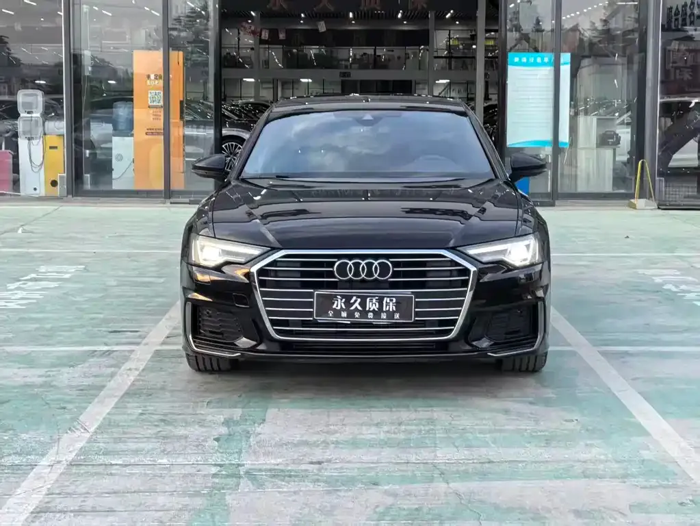 Audi A6L — фото 1