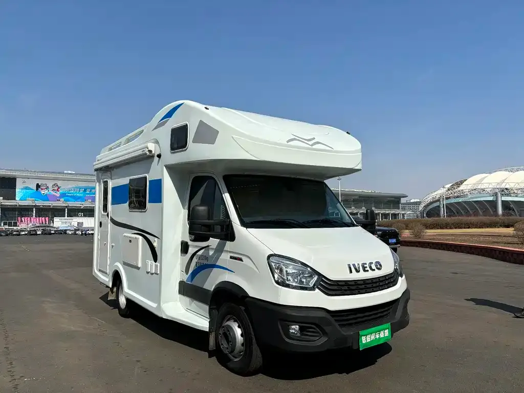 IVECO Ousheng — фото 4