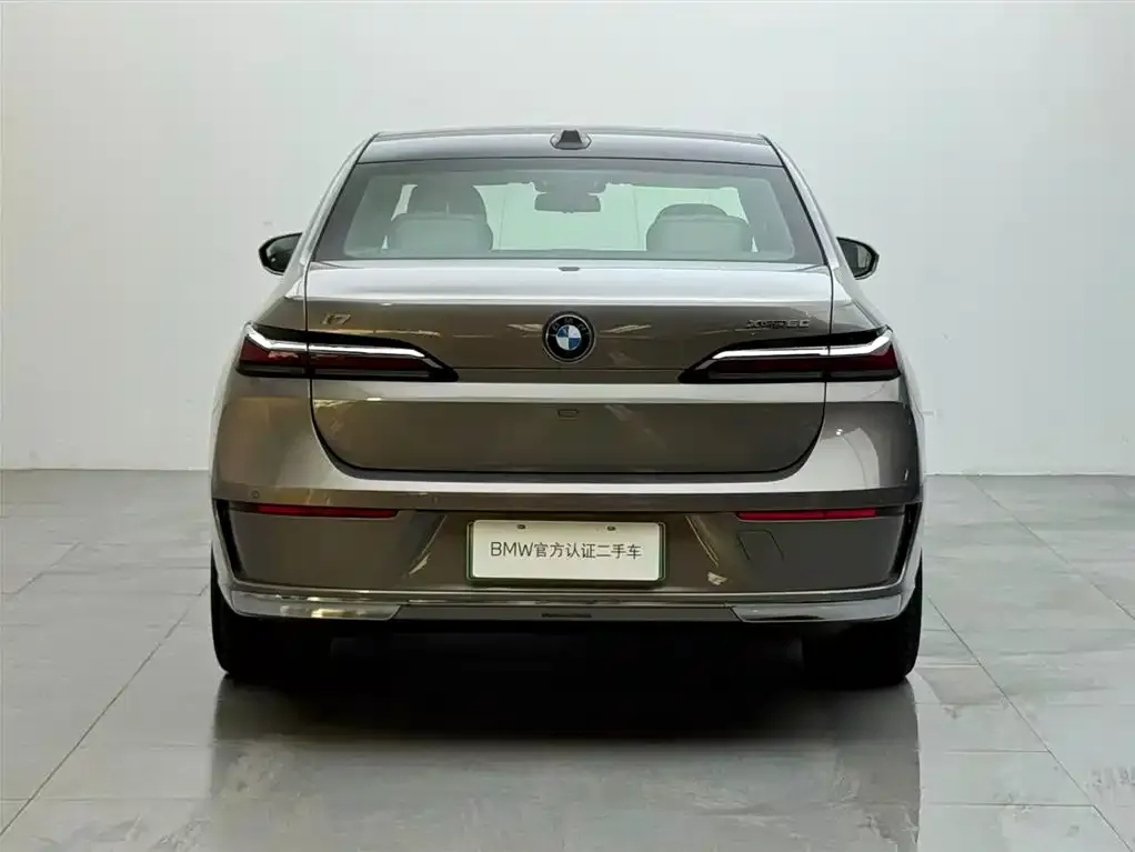 BMW i7 — фото 8