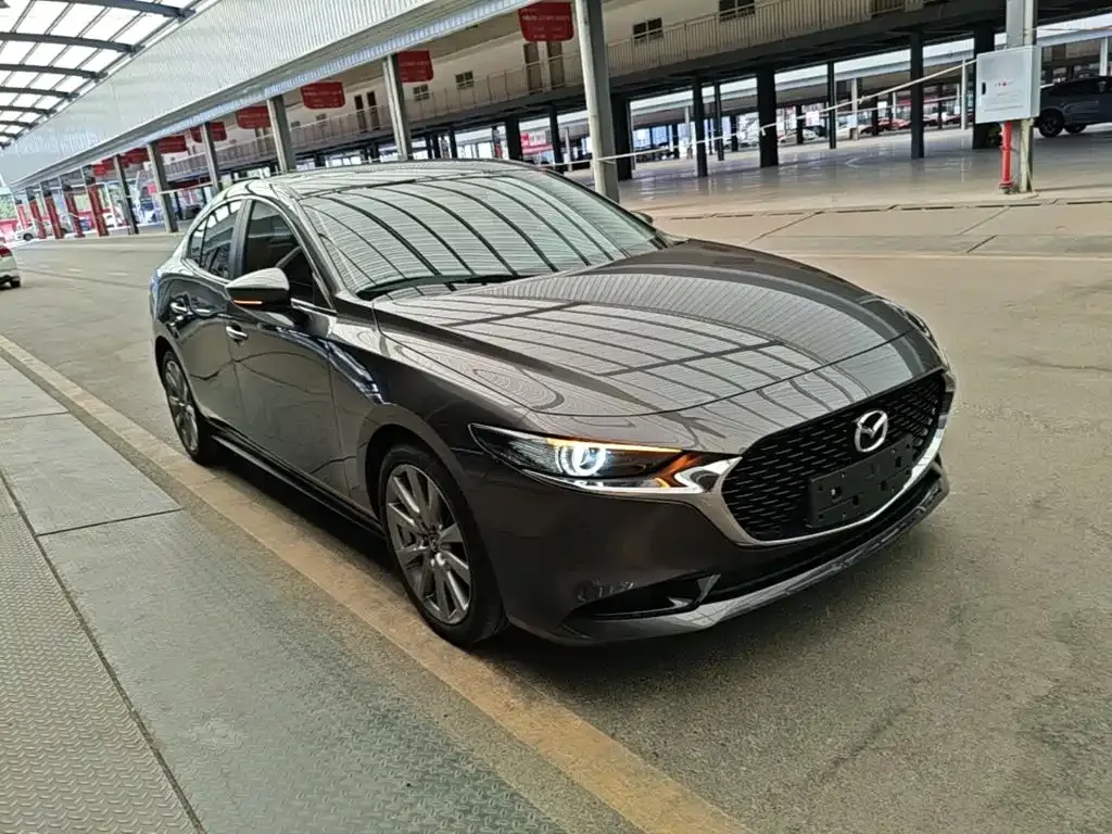 Mazda 3 Axela — фото 4