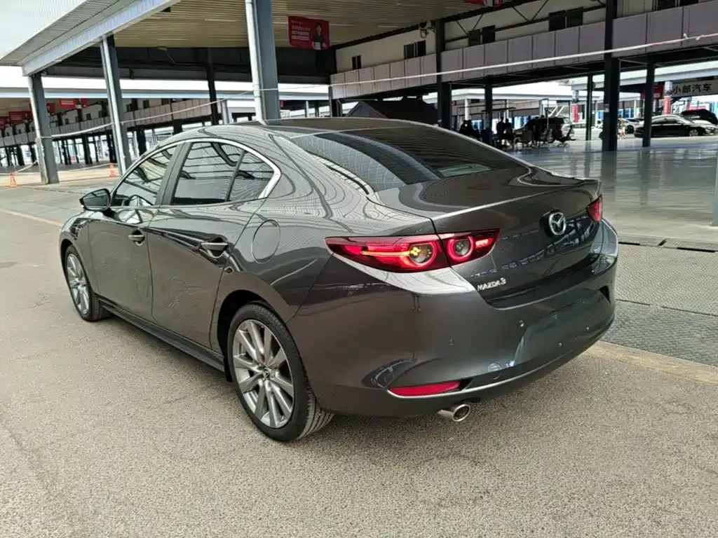 Mazda 3 Axela — фото 9