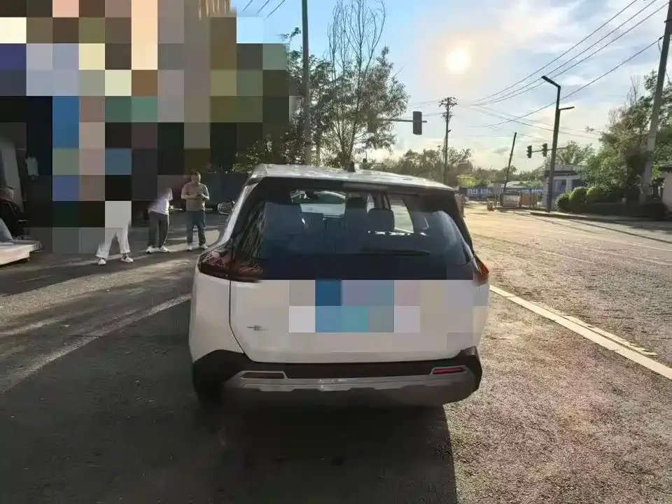 Toyota RAV4 — фото 3