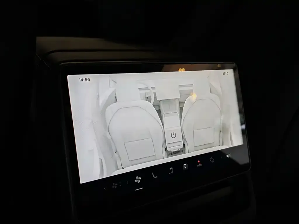 Tesla Model 3 — фото 5