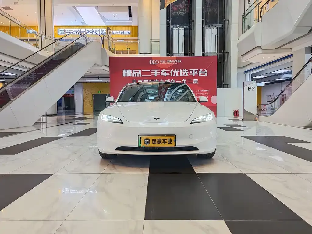 Tesla Model 3 — фото 3