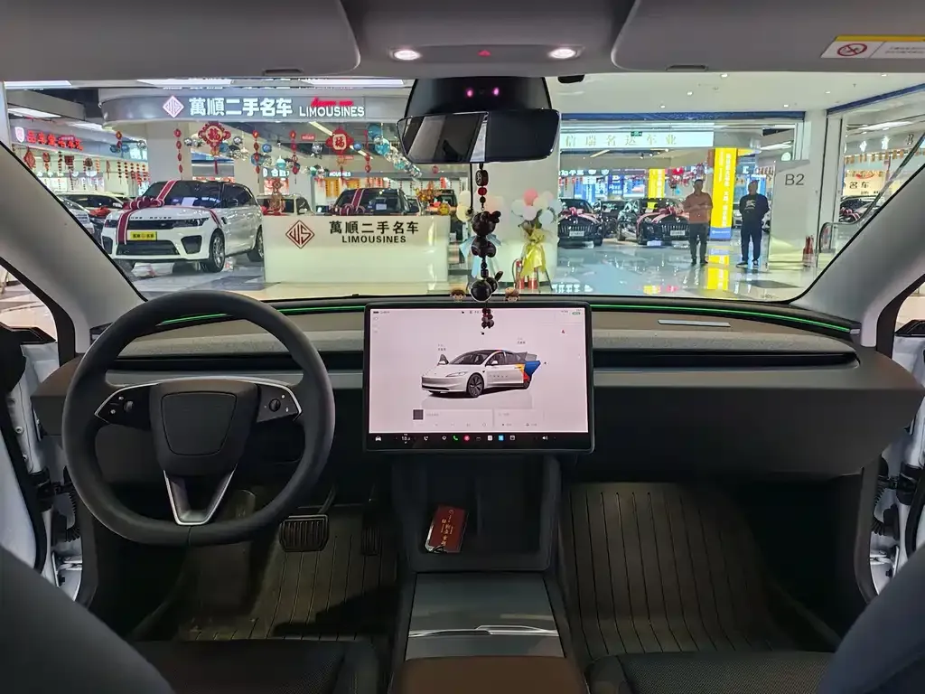 Tesla Model 3 — фото 10