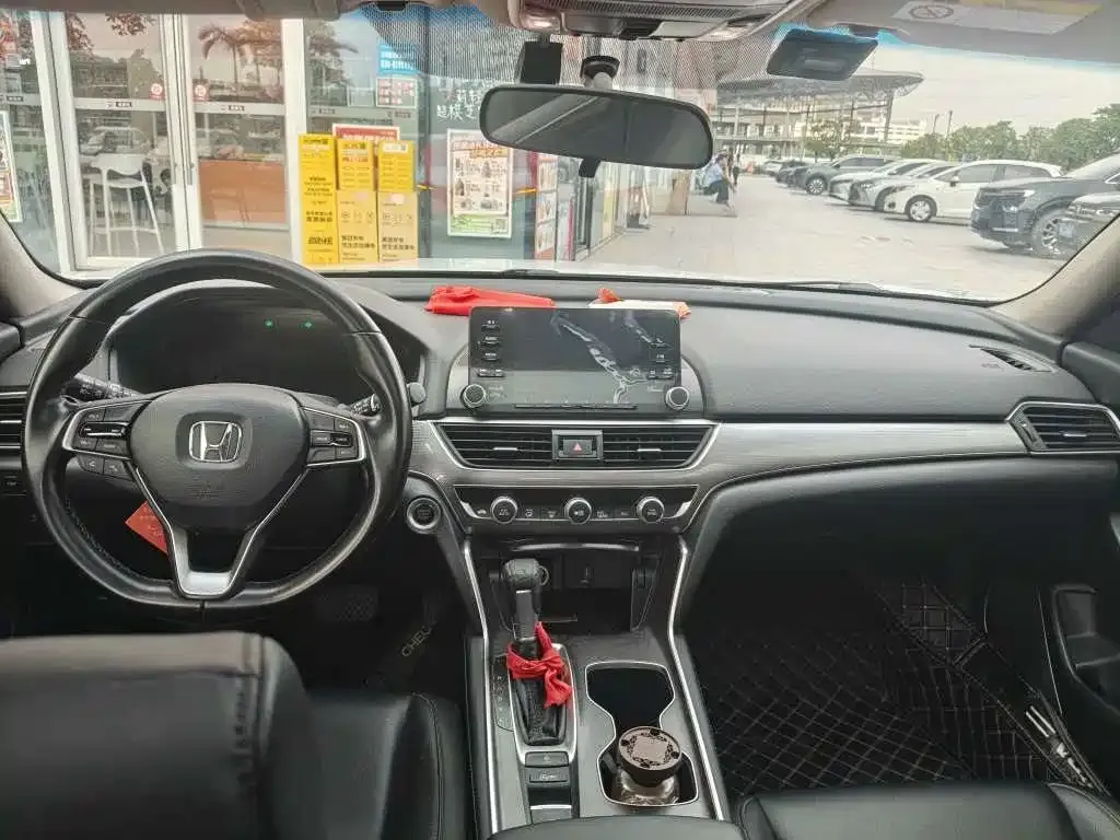 Honda Accord — фото 10