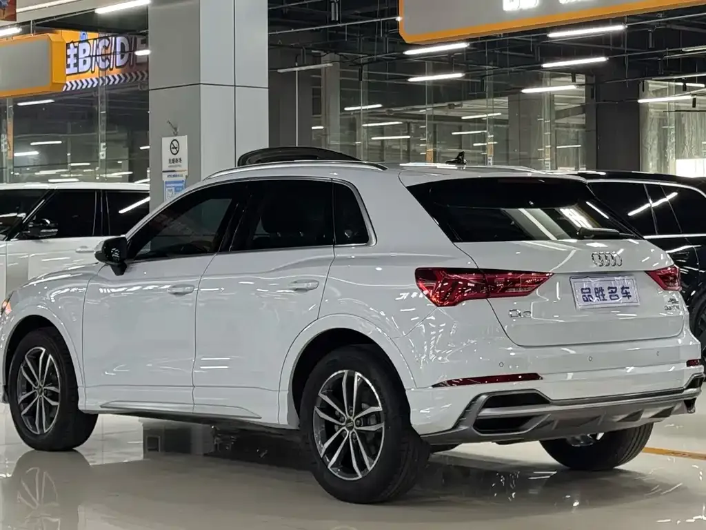 Audi Q3 — фото 8